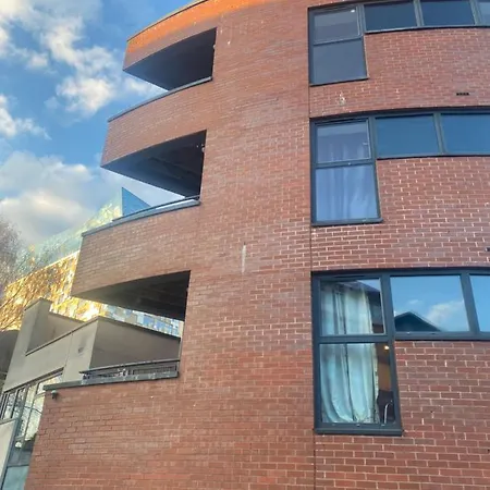 Penthouse Private - Top Rated - Great Location *